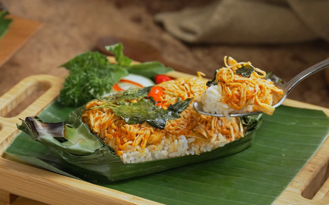 Resep Nasi Bakar Ayam Suwir, Bisa Buat Bekal Kerja atau Anak Sekolah